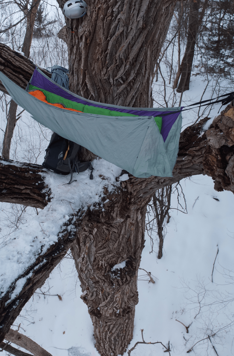 Giant vertical hammock